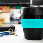 Keep Cup: promuovendo un futuro più sostenibile attraverso la produzione di tazze riutilizzabili. - easy4green Keep cup - easy4green