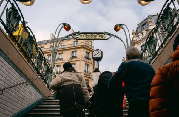 metropolitana | parigi | pale eoliche