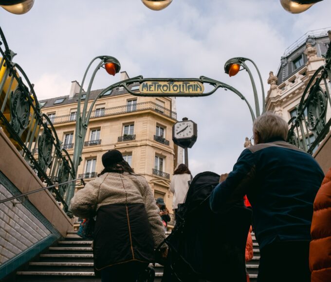 metropolitana | parigi | pale eoliche