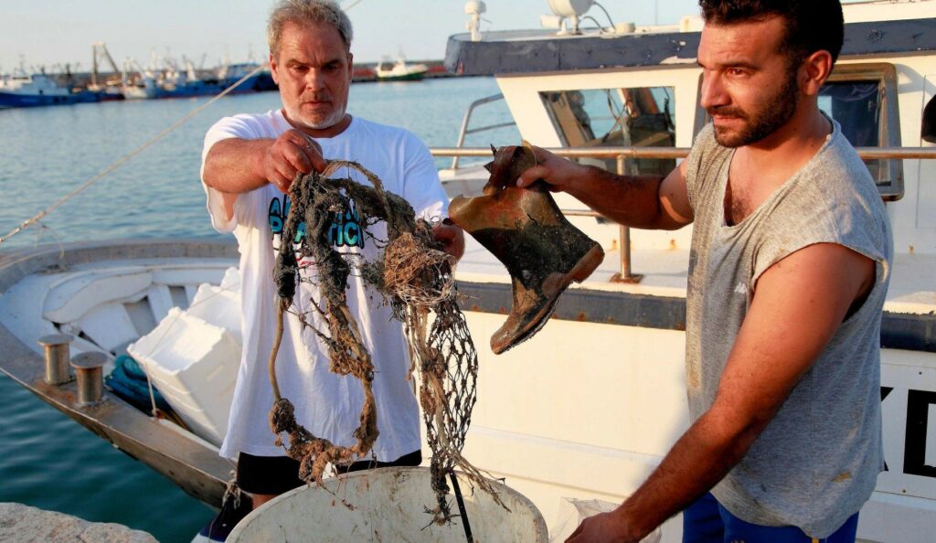 inquinamento mare adriatico, ecco i pescatori di san benedetto | easy4green