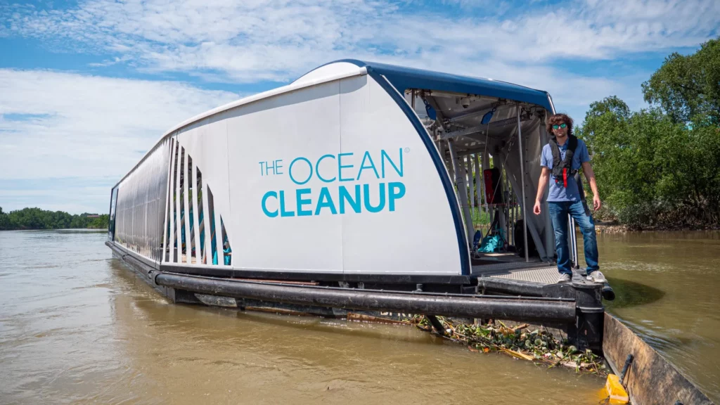 Isole di Plastica: Come le Nostre Abitudini Stanno Cambiando i Mari - easy4green Isole di Plastica The Ocean Cleanup - Easy4green