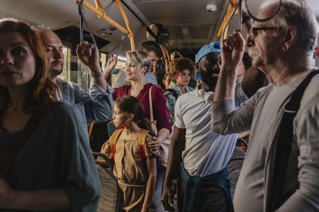 Mezzi pubblici gratis: la mobilità sostenibile passa anche dal prezzo del biglietto? - easy4green Mezzi pubblici gratis_affollamento
